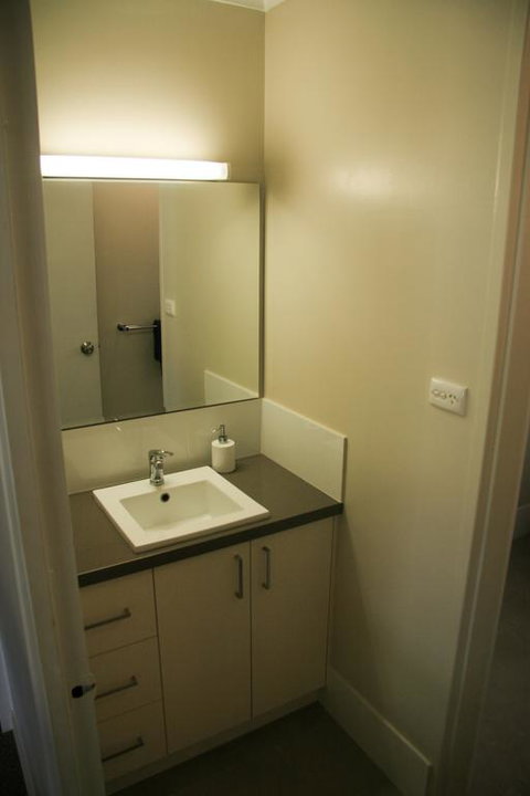 Unit1, Graydon Lodge - Yamba Accommodation 3