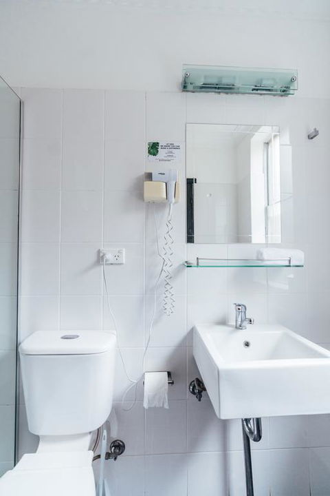 UNO Hotel Sydney - Yamba Accommodation 3
