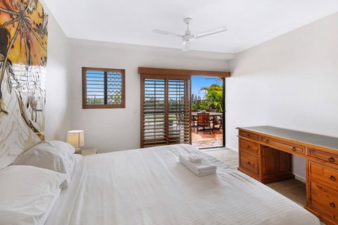 Unrivaled Ocean And City Views From Resort Style 3bed With Garden - Yamba Accommodation 3