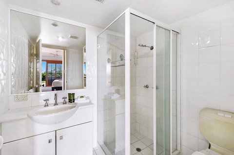 Unrivaled Ocean And City Views From Resort Style 3bed With Garden - Yamba Accommodation 2