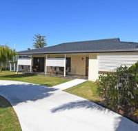 Urangan Harbour Bungalow - Yamba Accommodation