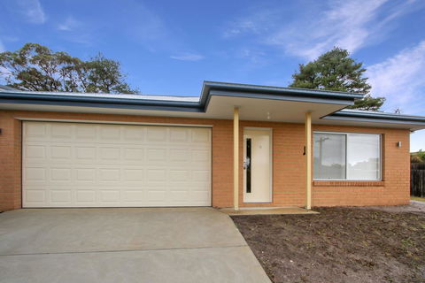 V & V Family Dream Away - Yamba Accommodation 0