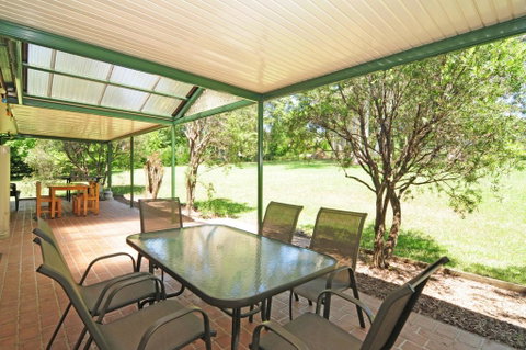 Valley Haven - 3 Bedrooms Close To The Village! - Yamba Accommodation 2