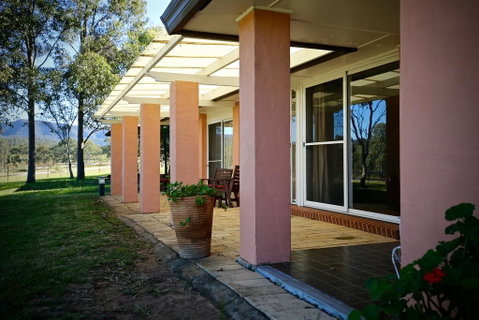 Verona Vineyard Cottage - Yamba Accommodation 1