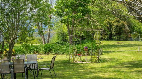 Vicarage View Cottage - Yamba Accommodation 1