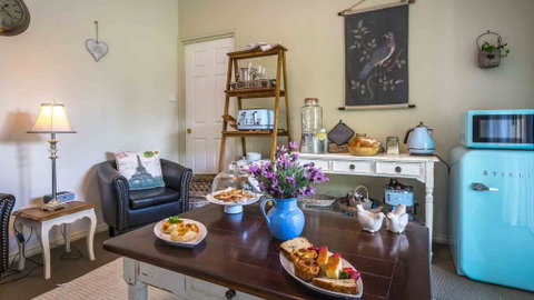 Vicarage View Cottage - Yamba Accommodation 0