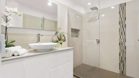 VIEWS AT MCCRAE..... - Yamba Accommodation 0