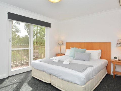 Villa 3br Tranquility Resort Condo Located Within Cypress Lakes Resort (nothing Is More Central) - Yamba Accommodation 1