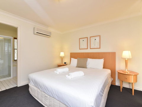 Villa Executive 2br Ferre Resort Condo Located Within Cypress Lakes Resort (nothing Is More Central) - Yamba Accommodation 1