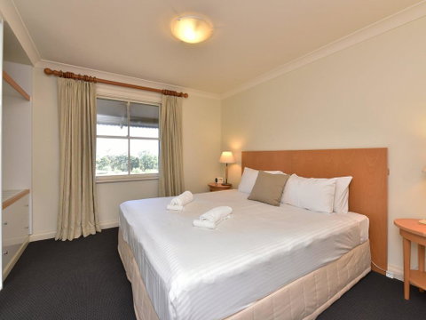 Villa Executive 2br Ferre Resort Condo Located Within Cypress Lakes Resort (nothing Is More Central) - Yamba Accommodation 2