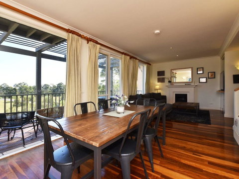 Villa Executive 2br Ferre Resort Condo Located Within Cypress Lakes Resort (nothing Is More Central) - Yamba Accommodation 0