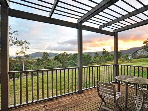 Villa Executive 2br Moscato Resort Condo Located Within Cypress Lakes Resort (nothing Is More Central) - Yamba Accommodation 0