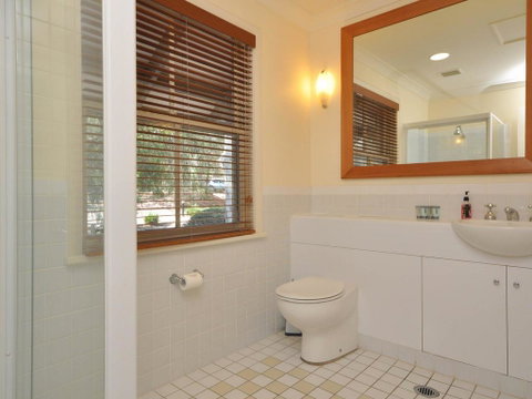 Villa Executive 2br Petit Verdot Resort Condo Located Within Cypress Lakes Resort (nothing Is More Central) - Yamba Accommodation 2