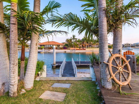Vista Del Mare - 81 Witonga Drive Yamba Family Home On Water. - Yamba Accommodation 0