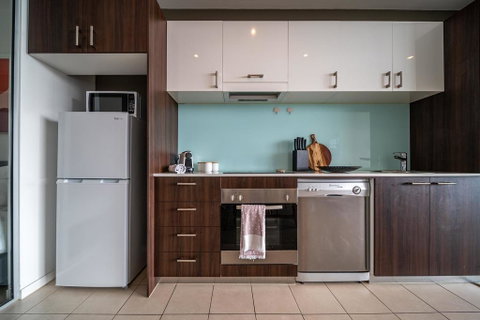 Vue Of The East End-Wifi - Netflix - Nespresso - Yamba Accommodation 3