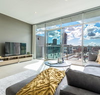 Vue of the East End-Wifi - Netflix - Nespresso - Yamba Accommodation