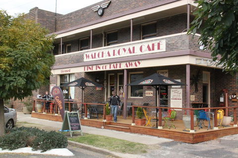 Walcha Royal Cafe & Accommodation - Yamba Accommodation 0