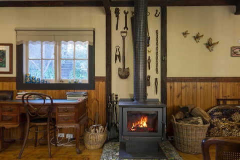 Walhalla Coach House - Yamba Accommodation 2
