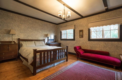 Walhalla Coach House - Yamba Accommodation 1