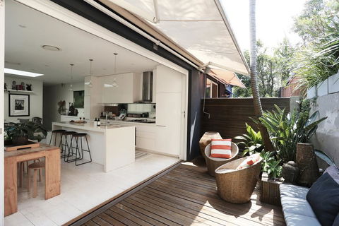 Walk To Beach From This Stylish Bronte Oasis W AC, Wifi And Free Parking - Yamba Accommodation 0