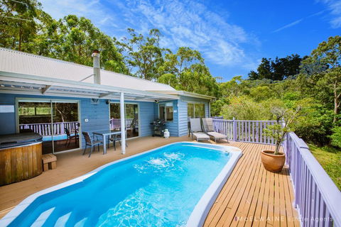 Wanjii II Pool & Spa Getaway - Yamba Accommodation 0