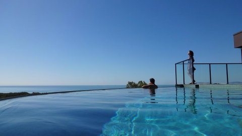 Warrawong Lodge - Yamba Accommodation 0
