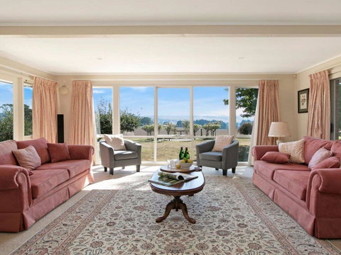 Warrington Park - Bendooley Hill - Yamba Accommodation 1