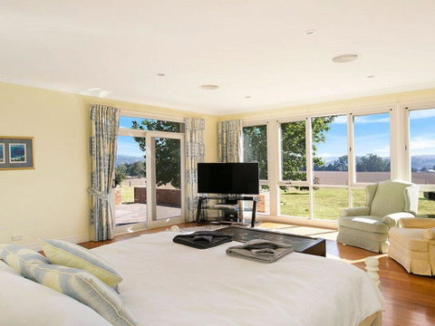 Warrington Park - Bendooley Hill - Yamba Accommodation 3