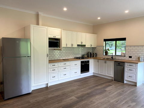 Waterfall Unit Farm Stay - Yamba Accommodation 2