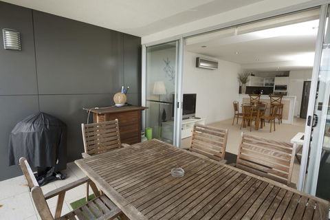 Waterline 202 - Yamba Accommodation 2