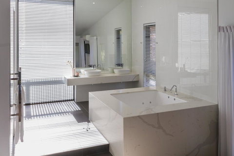 Hepburn Springs Escape - Yamba Accommodation 4