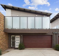 Central to Cowes - Yamba Accommodation