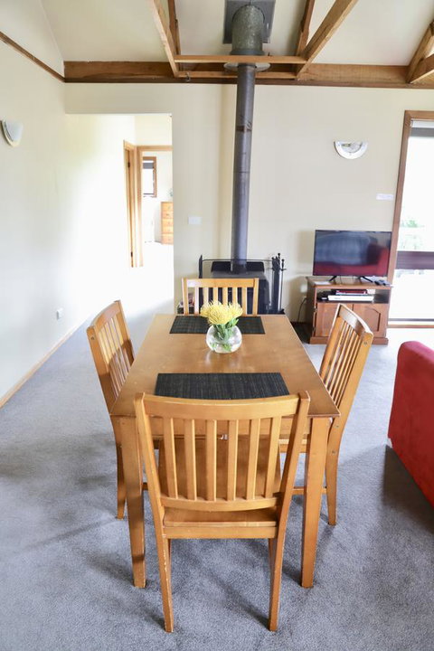 Red Ceder Cottage - Great Ocean Road - Port Campbell - Yamba Accommodation 15