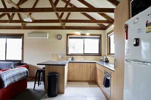 Red Ceder Cottage - Great Ocean Road - Port Campbell - Yamba Accommodation 14