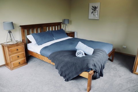 Red Ceder Cottage - Great Ocean Road - Port Campbell - Yamba Accommodation 2
