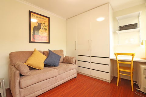 Colour Pop Fitzroy - 3 Bedroom Pet Friendly - Yamba Accommodation 16