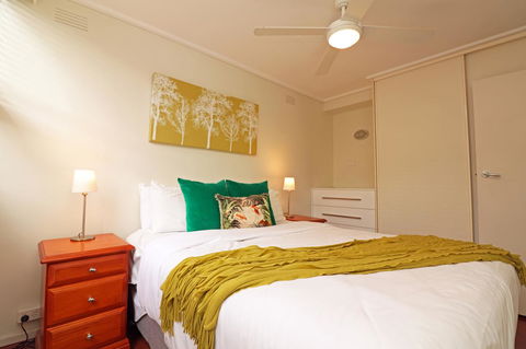 Colour Pop Fitzroy - 3 Bedroom Pet Friendly - Yamba Accommodation 14