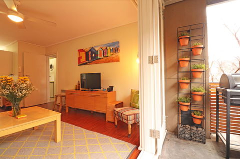 Colour Pop Fitzroy - 3 Bedroom Pet Friendly - Yamba Accommodation 9