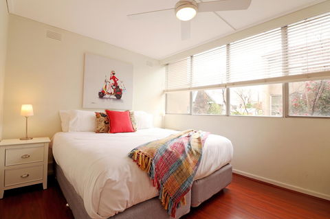 Colour Pop Fitzroy - 3 Bedroom Pet Friendly - Yamba Accommodation 11