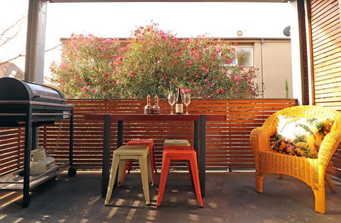 Colour Pop Fitzroy - 3 Bedroom Pet Friendly - Yamba Accommodation 8