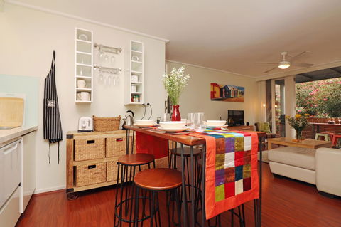 Colour Pop Fitzroy - 3 Bedroom Pet Friendly - Yamba Accommodation 0