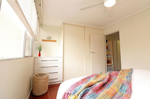 Colour Pop Fitzroy - 3 Bedroom Pet Friendly - Yamba Accommodation 12