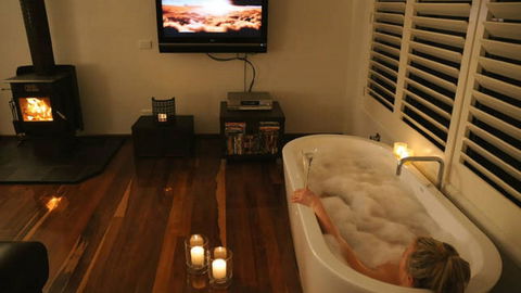 Chestnut Daylesford - Yamba Accommodation 6