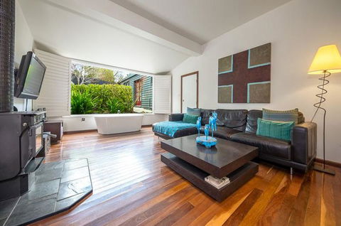 Chestnut Daylesford - Yamba Accommodation 0