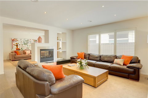 Newington Lakehouse - Yamba Accommodation 13