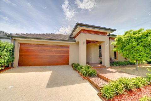 Newington Lakehouse - Yamba Accommodation 0