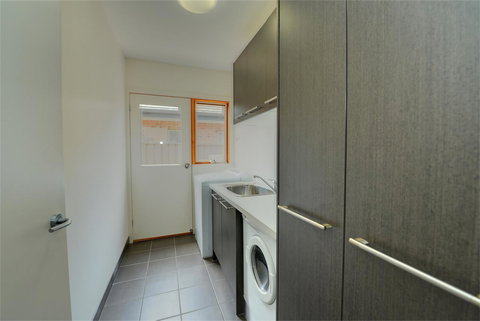 Newington Lakehouse - Yamba Accommodation 3