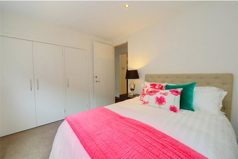 Newington Lakehouse - Yamba Accommodation 12