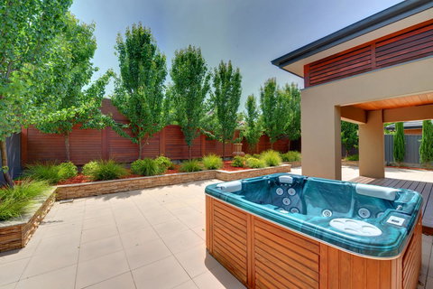 Newington Lakehouse - Yamba Accommodation 19