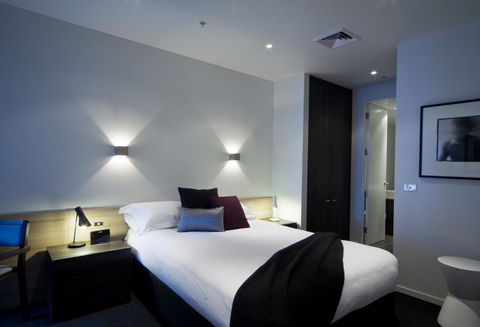 Tyrian Serviced Apartments Fitzroy - Yamba Accommodation 5